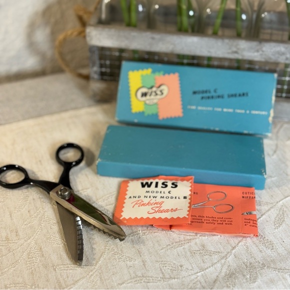 Vintage Wiss Model CB 5 Pinking Shears. Newark NJ. Original Box and Pamphlet - Picture 8 of 11